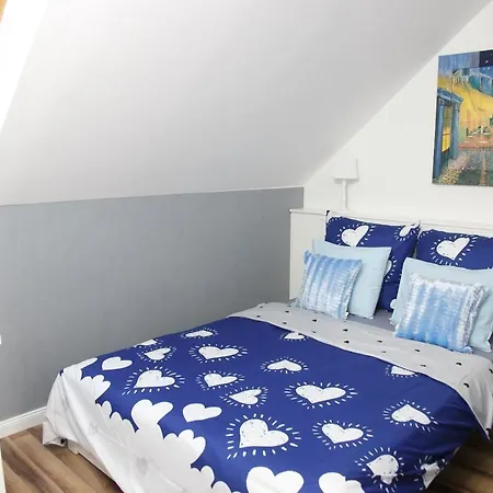 I Zacisze Lejlighed Brenna